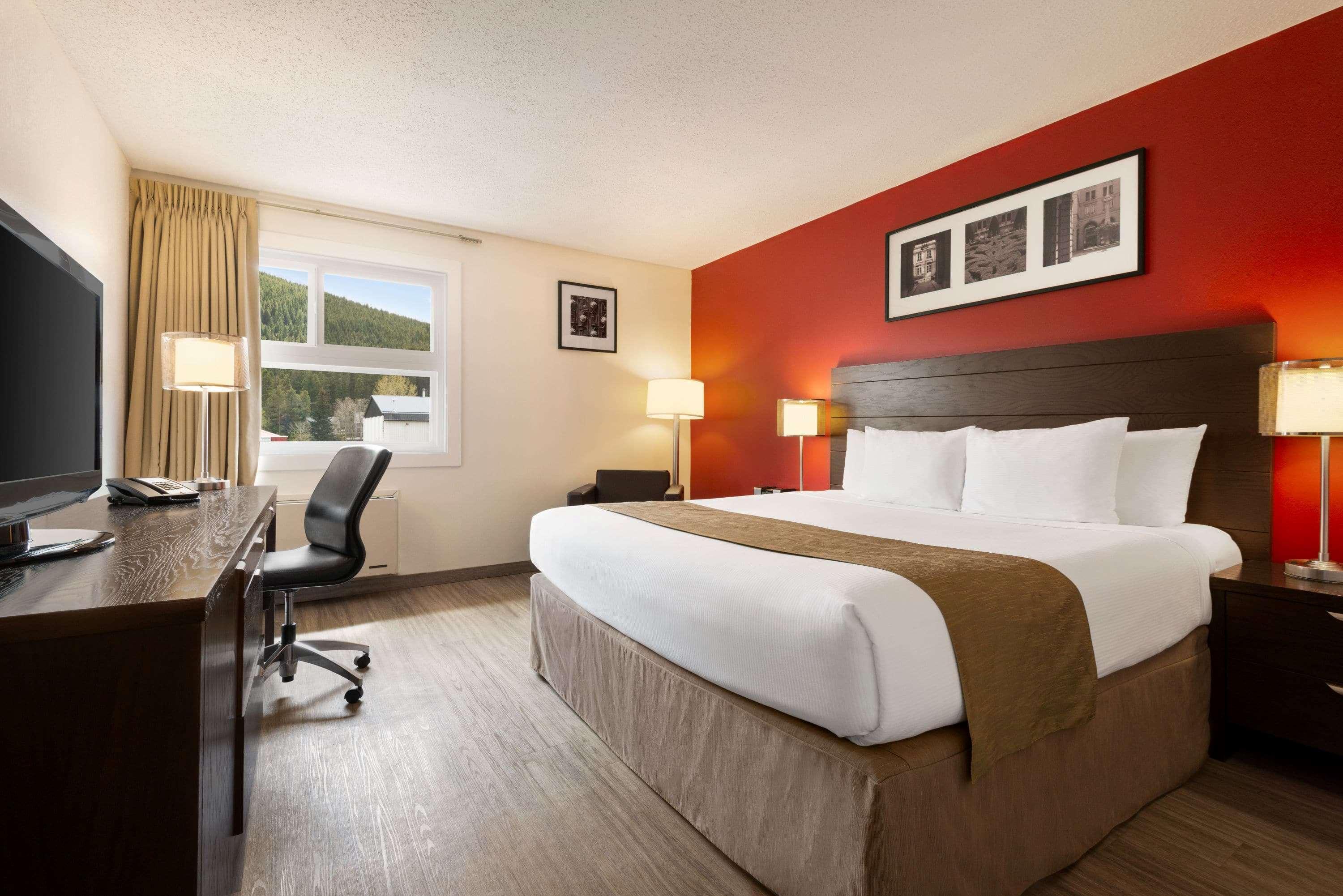 Travelodge By Wyndham Blairmore Bagian luar foto