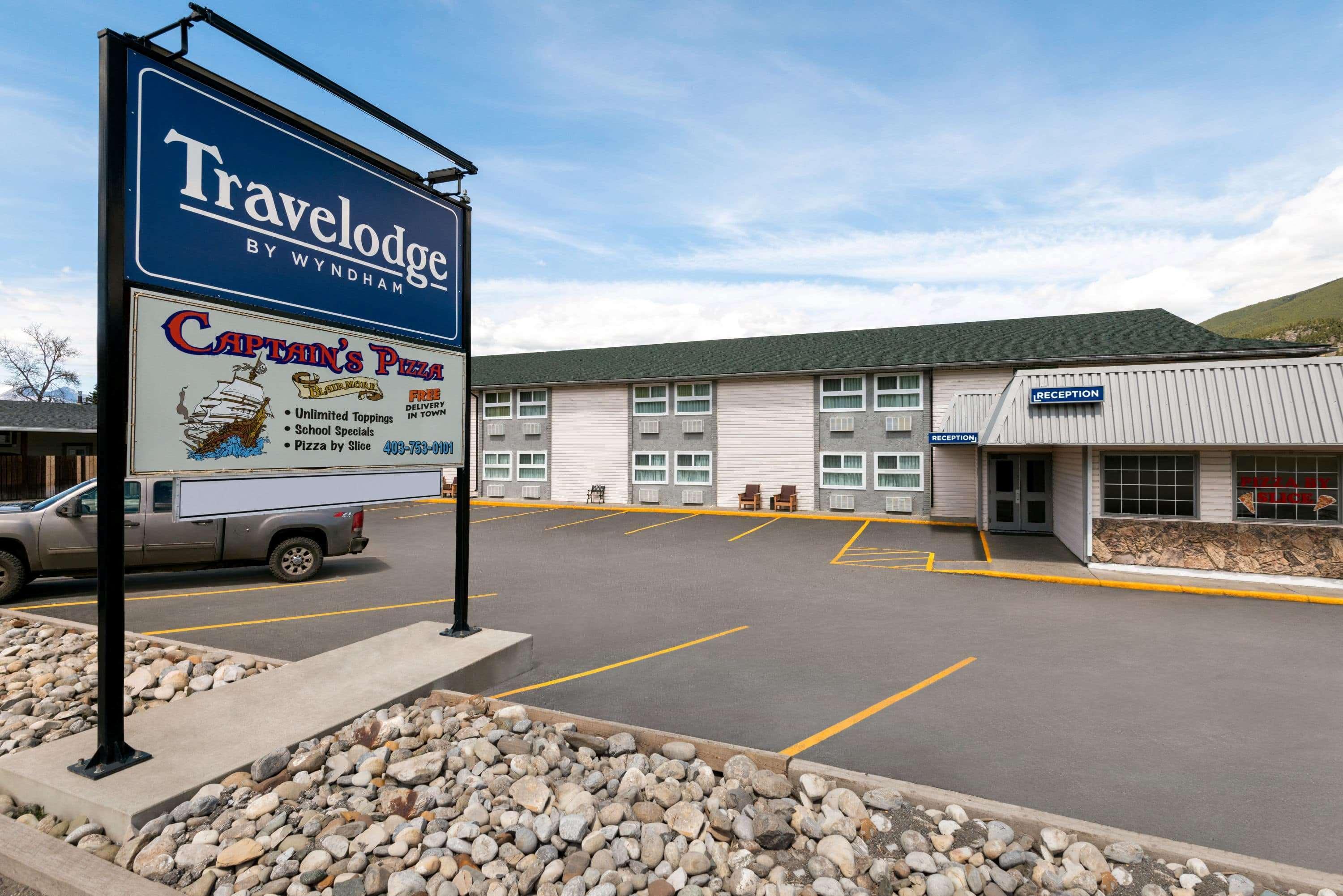 Travelodge By Wyndham Blairmore Bagian luar foto