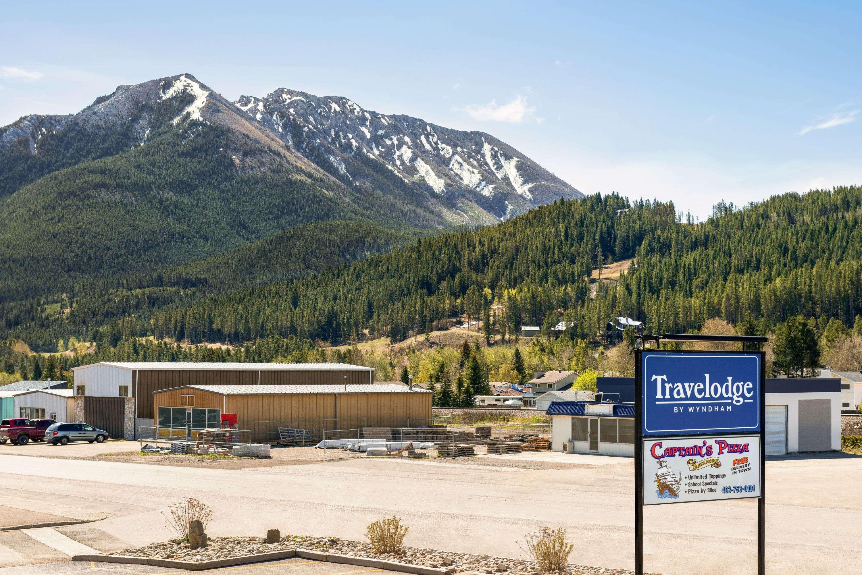 Travelodge By Wyndham Blairmore Bagian luar foto