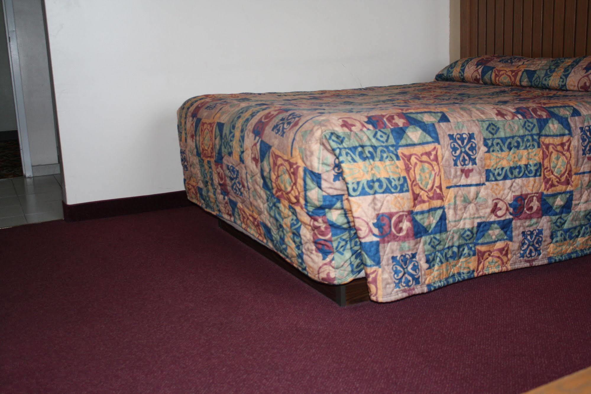 Travelodge By Wyndham Blairmore Bagian luar foto